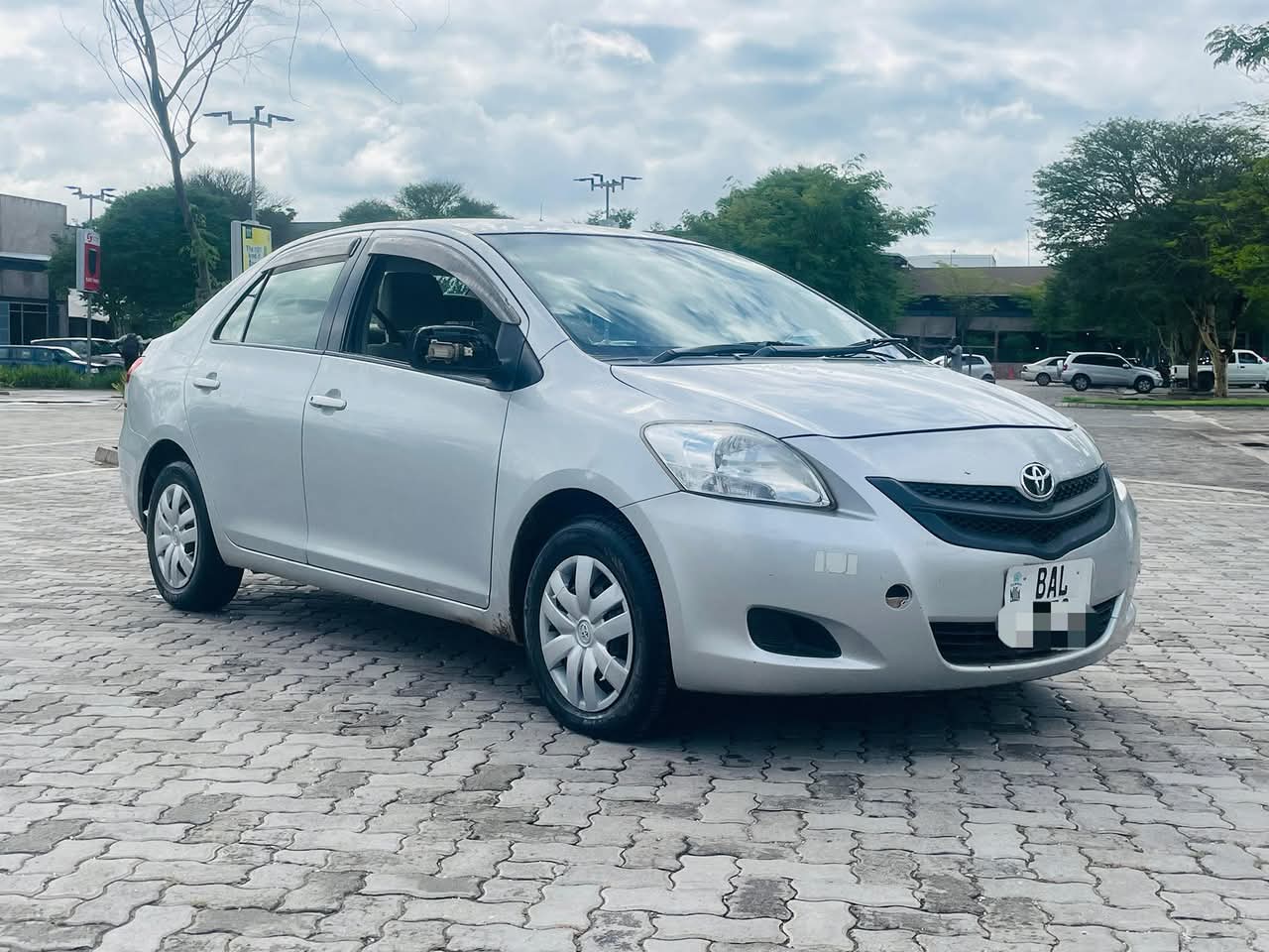 Toyota Belta interior